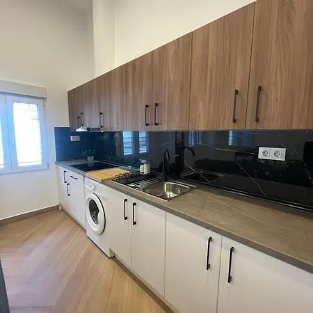 Esther Apartman *